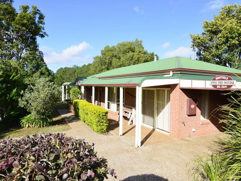 Apple Tree Cottage Montville - Whitsundays Accommodation 3