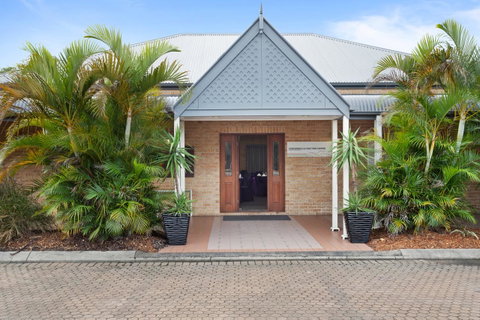 Coopers Colonial Motel - Whitsundays Accommodation 21