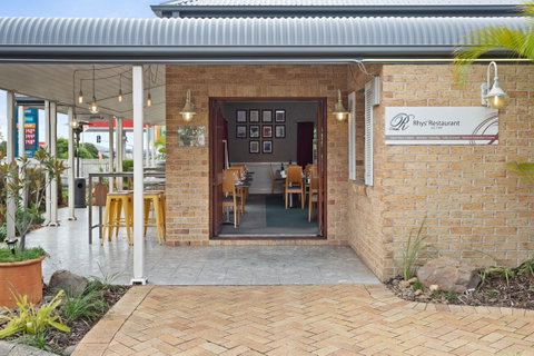 Coopers Colonial Motel - Whitsundays Accommodation 22