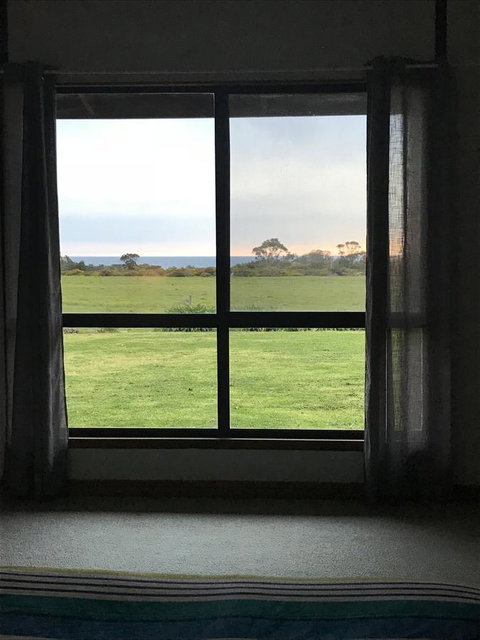 Beeâ€™s Place - 3 Bedroom Home On 10 Acres Of Land With Distant Ocean Views - Whitsundays Accommodation 20