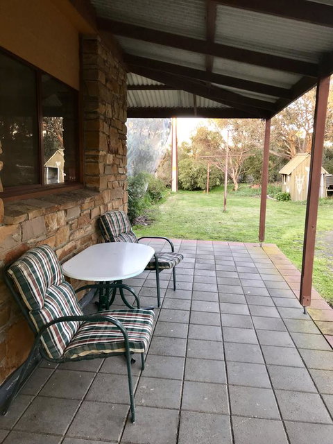 Beeâ€™s Place - 3 Bedroom Home On 10 Acres Of Land With Distant Ocean Views - Whitsundays Accommodation 8