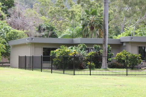 Arcadia Village Motel - Whitsundays Accommodation 3