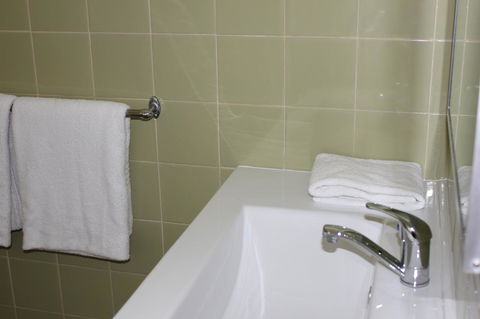 Arcadia Village Motel - Whitsundays Accommodation 13