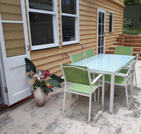 Retro Beach Flat - Whitsundays Accommodation