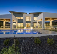 Luxury Canal Front Holiday House - Whitsundays Accommodation