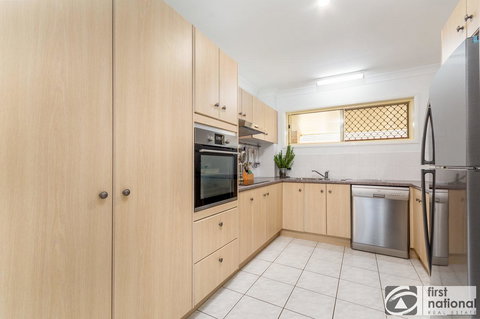 Immaculate Spacious Second Floor Unit Overlooking Pristine Parklands - Whitsundays Accommodation 7