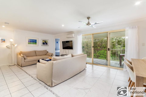 Immaculate Spacious Second Floor Unit Overlooking Pristine Parklands - Whitsundays Accommodation 3