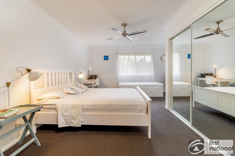 Immaculate Spacious Second Floor Unit Overlooking Pristine Parklands - Whitsundays Accommodation 12