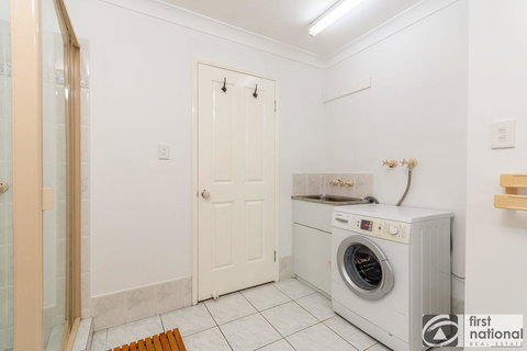 Immaculate Spacious Second Floor Unit Overlooking Pristine Parklands - Whitsundays Accommodation 5