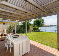 Lowset home on the canal - Dolphin Dr Bongaree - Whitsundays Accommodation