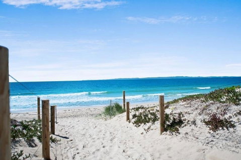 Spacious Unit Overlooking Moreton Bay - Boyd St, Woorim - Whitsundays Accommodation 1