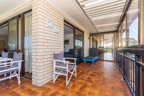 Spacious Unit Overlooking Moreton Bay - Boyd St, Woorim - Whitsundays Accommodation 12