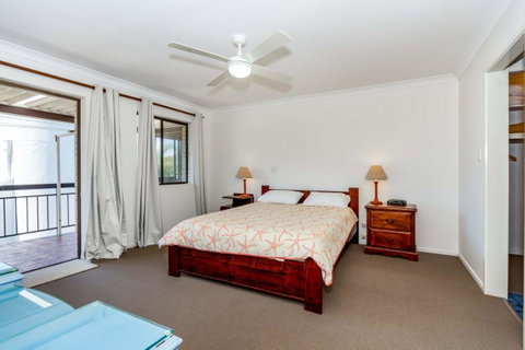 Spacious Unit Overlooking Moreton Bay - Boyd St, Woorim - Whitsundays Accommodation 4