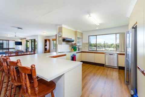 Spacious Unit Overlooking Moreton Bay - Boyd St, Woorim - Whitsundays Accommodation 8