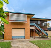 Short Stroll to Surf Beach - North Street Woorim - Whitsundays Accommodation