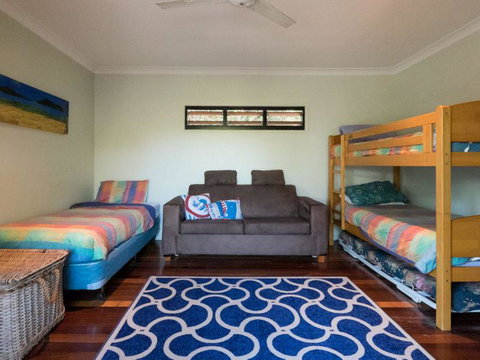 Billa Blue By Discover Stradbroke - Whitsundays Accommodation 1