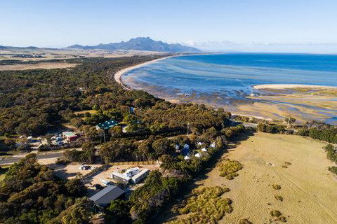 Flinders Island Glamping - Whitsundays Accommodation 10