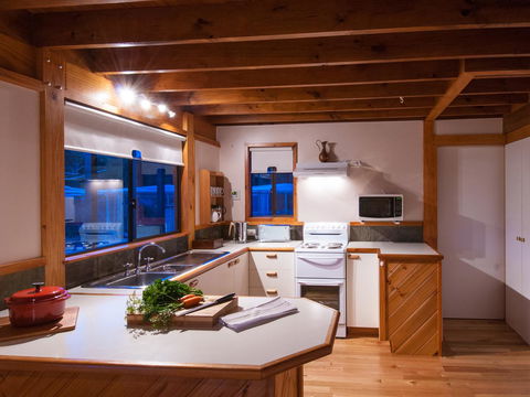 Parnella Adventure Bay, Bruny Island - Whitsundays Accommodation 12