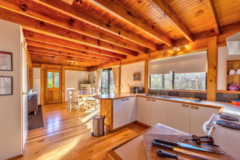 Parnella Adventure Bay, Bruny Island - Whitsundays Accommodation 6