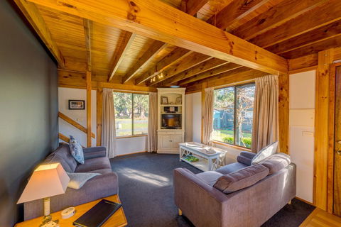 Parnella Adventure Bay, Bruny Island - Whitsundays Accommodation 1