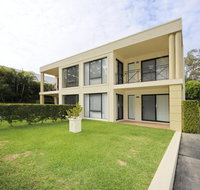 'Bagnall Views' 2/161 Government Rd - Stylish  modern duplex across the road to the waters edge - Whitsundays Accommodation