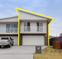 'Birubi Breezes' 2/7 Fitzroy St - Large Duplex with Air Conditioning WIFI  only 5 minute walk to the beach - Whitsundays Accommodation
