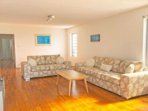 'Mooring One Downstairs', 23 Shoal Bay Rd - Fantastic Ground Floor Duplex With Views, WIFI And Air Conditioning - Whitsundays Accommodation 1
