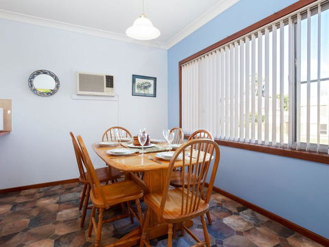 'Rutland', 1/13 Cromarty Road - Pet Friendly, Boat Parking, Water Views, Air Con - Whitsundays Accommodation 1