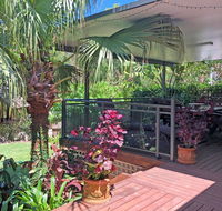 'Sandy Palms' 28 Moorooba Cr - Beautiful Home with Wifi Air-con and Boat Parking - Whitsundays Accommodation