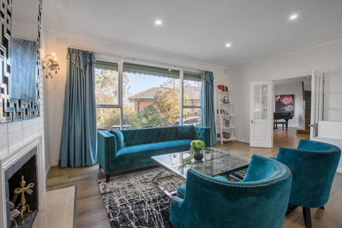 , , , Alice Wonderland, , ,  In 4 Beds House - Whitsundays Accommodation 0