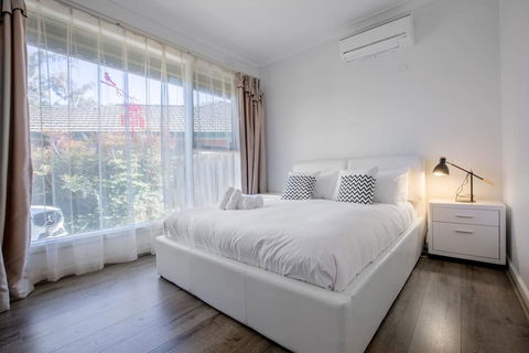 , , , Alice Wonderland, , ,  In 4 Beds House - Whitsundays Accommodation 3