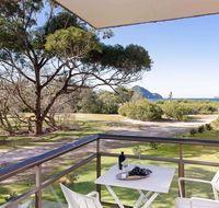 1 'Intrepid' 3 Intrepid Close - Amazing views of Shoal Bay only 100m from the Beach - Whitsundays Accommodation