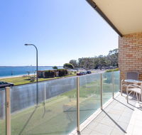 1 'Little Hut' 20 Kurrawa Close - Spectacular Water Views NBN  Air Conditioned - Whitsundays Accommodation