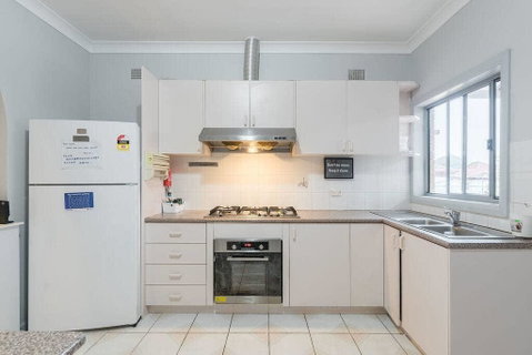 1 Double Quaint Private Room Near Public Bus Transport - SHAREHOUSE - Whitsundays Accommodation 2