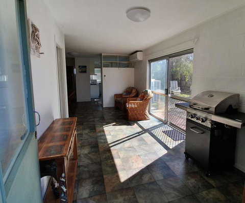 1 Spectrum Street, Rainbow Beach- Close To Shops And Main Beach - Whitsundays Accommodation 1