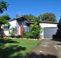 10 Double Island Drive - Modern family home centrally located swimming pool  outdoor area - Whitsundays Accommodation