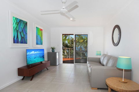 10 Mona Vista Crt, Coolum Beach, VIEWS, WiFi, Pet Friendly - Whitsundays Accommodation 1