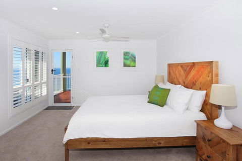 10 Mona Vista Crt, Coolum Beach, VIEWS, WiFi, Pet Friendly - Whitsundays Accommodation 0