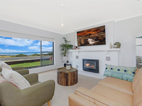 10 OCEAN DRIVE - Whitsundays Accommodation 0