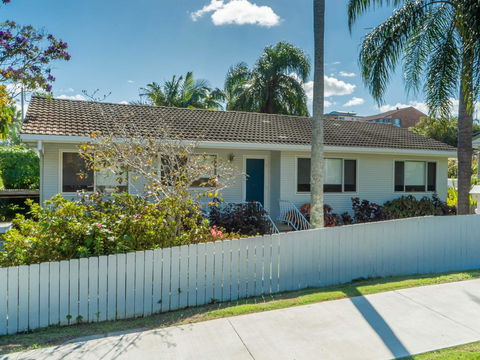 107 First Avenue - Whitsundays Accommodation 0