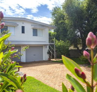 11 Riley St - Stylishly Modern - Whitsundays Accommodation
