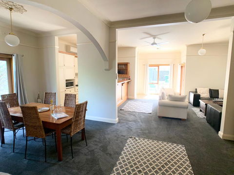 123 Hill St, Heart Of Orange, Double Brick - Whitsundays Accommodation 1