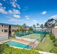 14 'THE DUNES' 38 MARINE DR - LARGE UNIT WITH POOL TENNIS COURT AND DIRECTLY ACROSS FROM FINGAL - Whitsundays Accommodation