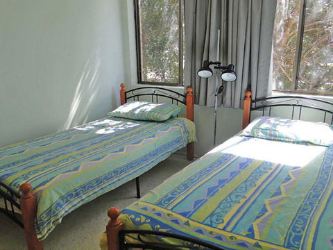 15 'Harbourside' 3-7 Soldiers Point Road - Right On The Waterfront - Whitsundays Accommodation 3