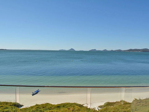 15 'Harbourside' 3-7 Soldiers Point Road - Right On The Waterfront - Whitsundays Accommodation 0