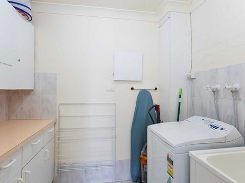 16 'The Moorings' 4 Cromarty Road - Waterfront Property With Pool & Air Conditioning - Whitsundays Accommodation 2