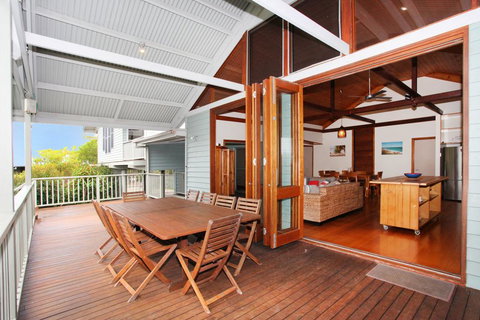 18 Northbeach Place, Mudjimba Beach - Pet Friendly, Linen Included, WIFI - Whitsundays Accommodation 3