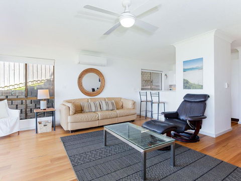 2 'The Pelicans' 53 Soldiers Point Road - Ground Floor Unit On The Waterfront - Whitsundays Accommodation 1