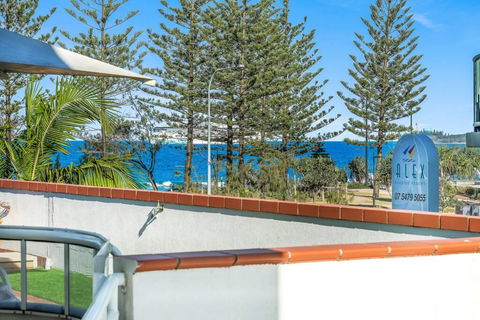 2 Bedroom Alex Unit - Ocean, Pool And Park Views - Whitsundays Accommodation 3