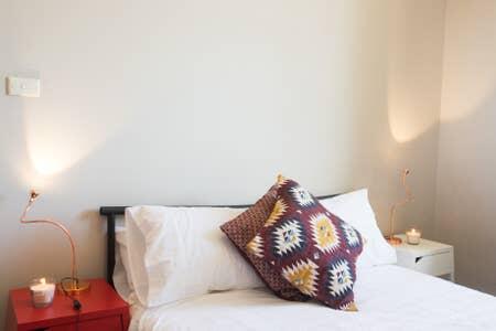 2 Bedroom Harbour View At The Rocks Heart Of CBD - Whitsundays Accommodation 1